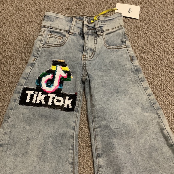 ACID WASHED TIKTOK JEANS FOR KIDS SIZE 2 - Picture 2 of 6